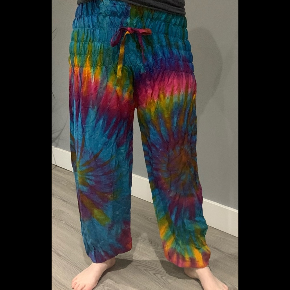 NWOT Adorable Rainbow Tie Dye Baggy Boho Pants